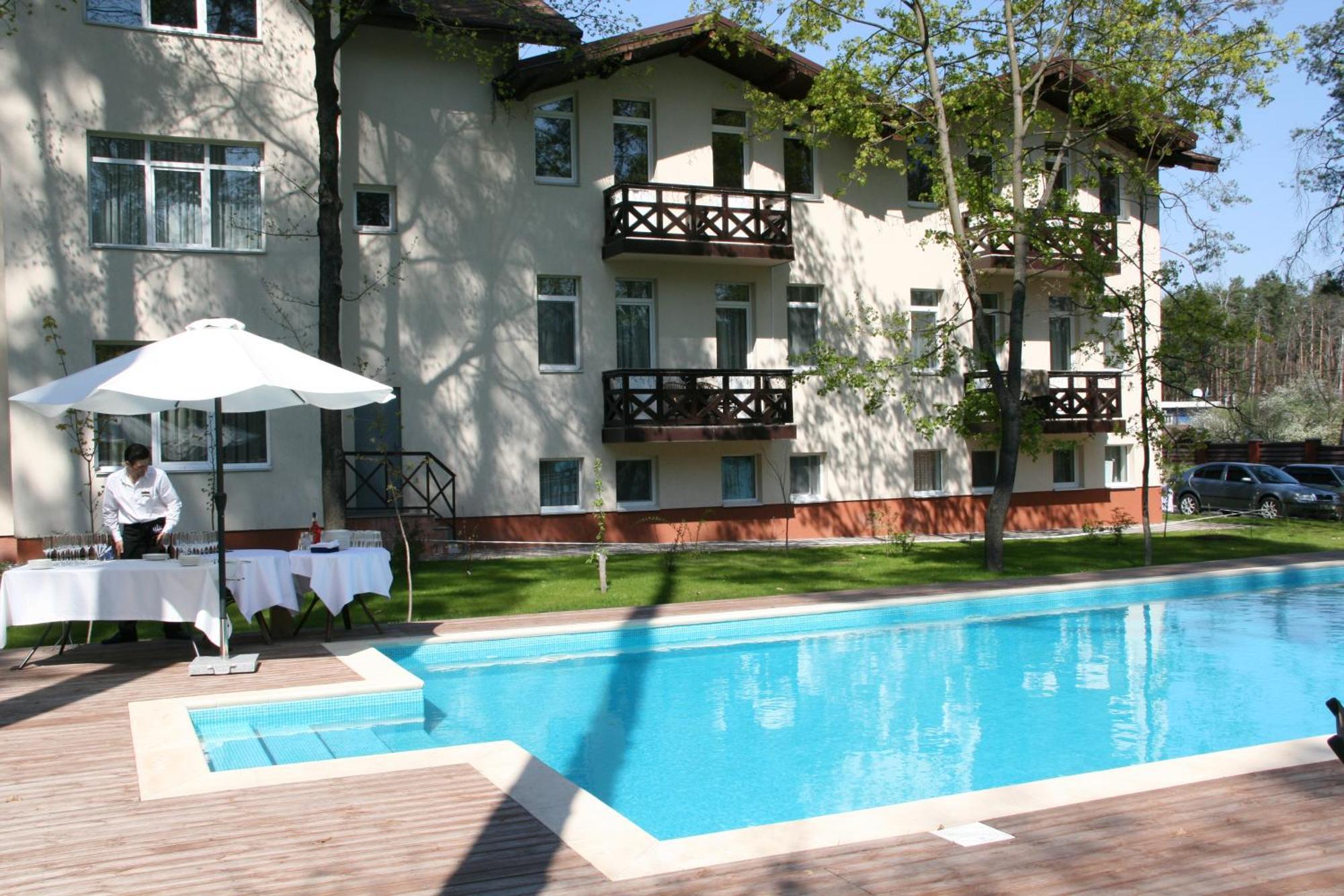 Viktoria Park Hotel Bucha Exterior photo