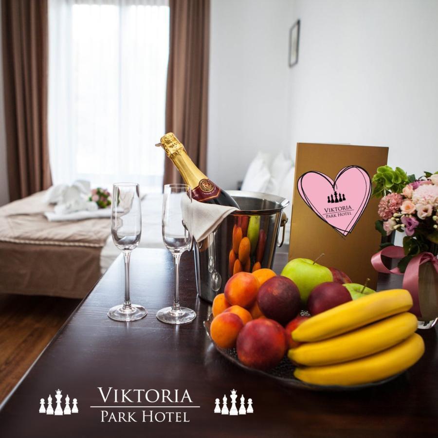 Viktoria Park Hotel Bucha Exterior photo